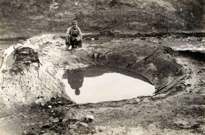 This crater like trap was used for the primitive local oil industry. The lighter fractions were burned off, and when the oil reached the desired consistency, it was drained off using an underground channel. 1926 ARC224931_3429 Copyright: BP plc.